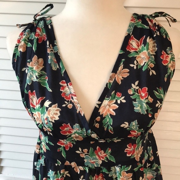 URBAN CULTURE Navy Blue Floral V-Neck Dress Size Small - Picture 2 of 10